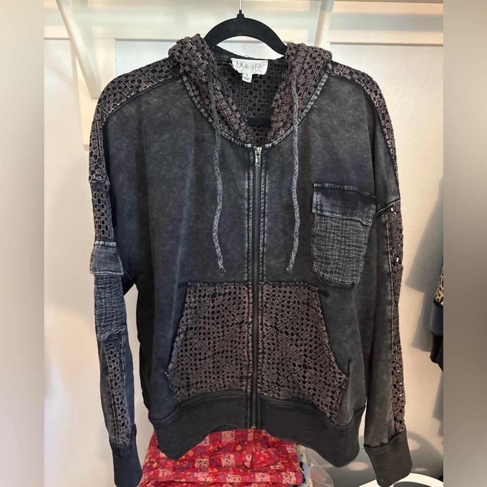 Oli & Hali Solid Color Open Twist Back Jacket in Black NWOT SMALL - Picture 5 of 12